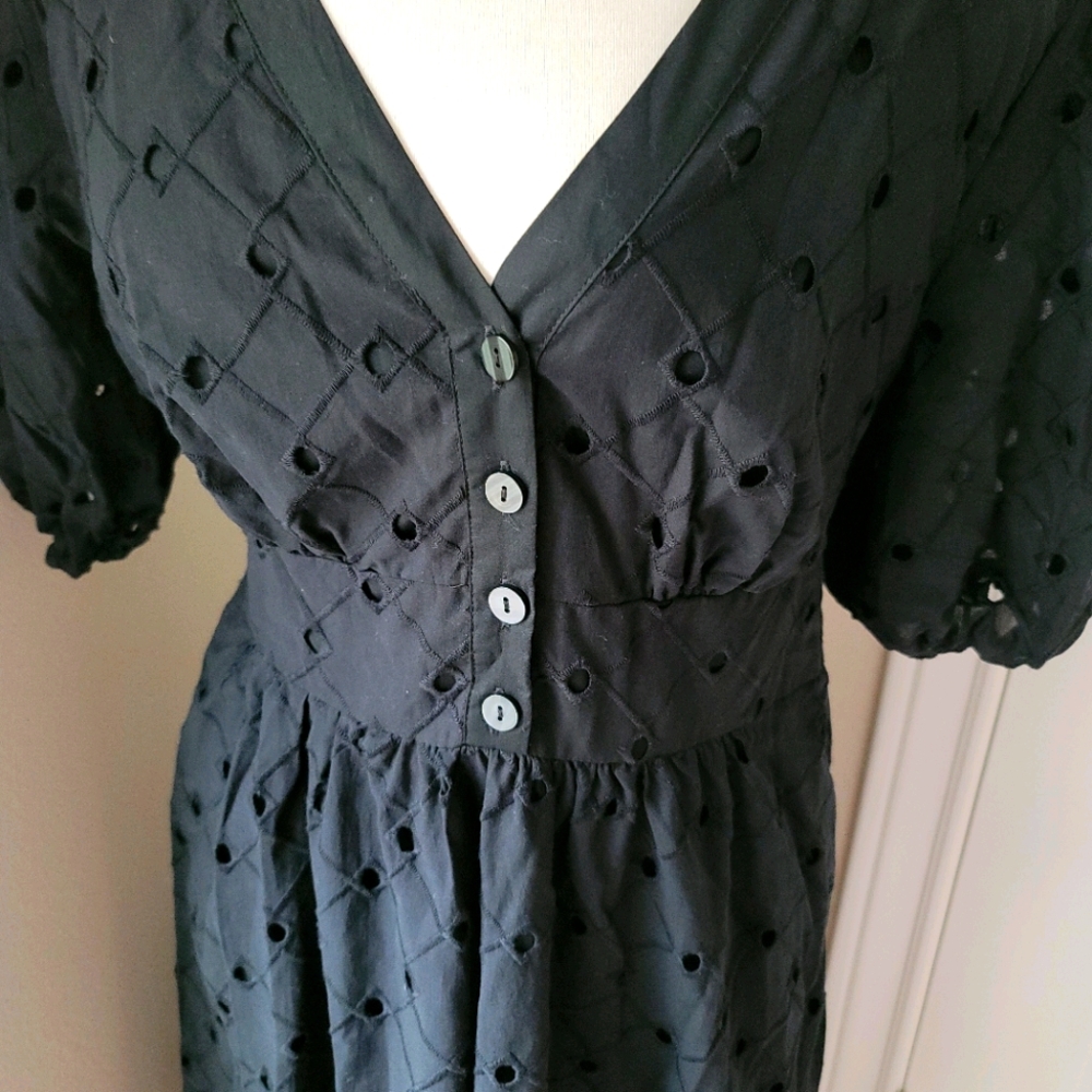 Very flattering! Summer Eyelet Midi Dress NWT